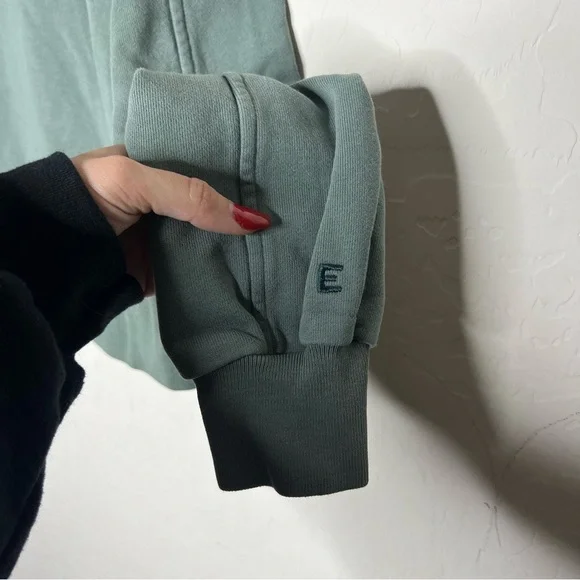 Women's Green Sweater - Picture 4 of 7